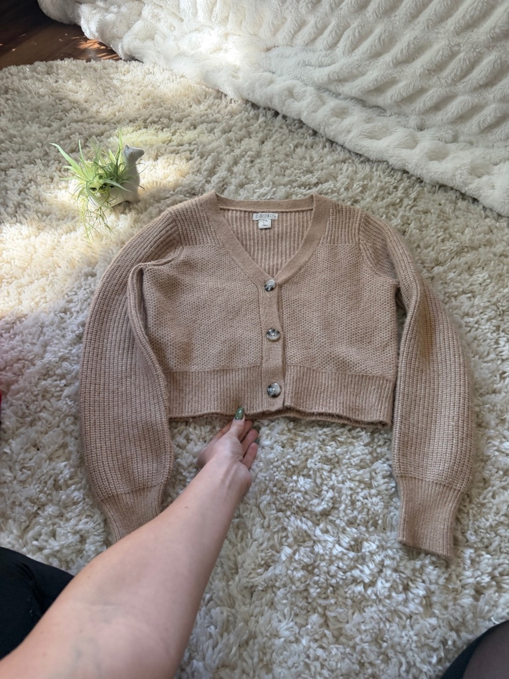 Cropped V-neck ruby moon Cropped V-Neck Button winter fall, cozy Cardigan - Beig